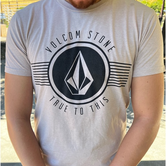 VOLCOM MEN STONE TRUE TO THIS NUDE BEIGE T SHIRT ROCK HARD MOUNTAIN STRIPE TAN M - Picture 10 of 16